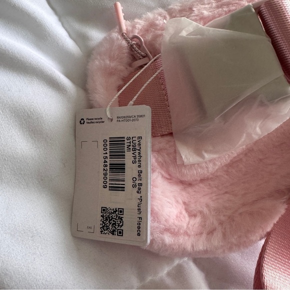 Everywhere Belt Bag Plush Fleece - Strawberry Milkshake - Picture 7 of 7